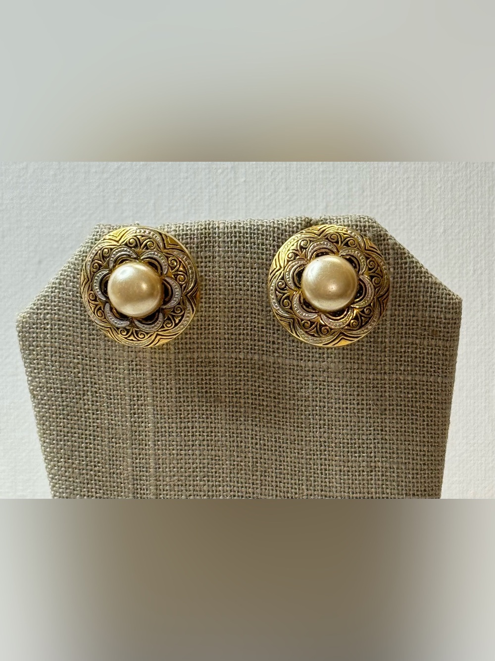 Damascene Pearl Button screw back Earrings